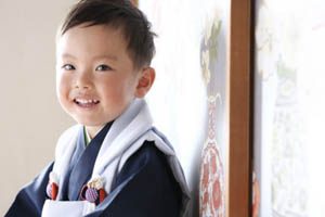 3歳・男の子の七五三におすすめの衣装を紹介！袴・被布など