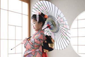 七五三の髪型は新日本髪が人気！必要な長さやセット方法など