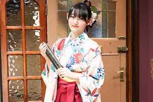 【小学生卒業式】袴姿の写真だけ撮影するには?方法・料金相場など