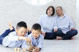 兄弟写真・姉妹写真をフォトスタジオで撮影するなら!選び方&おすすめを紹介